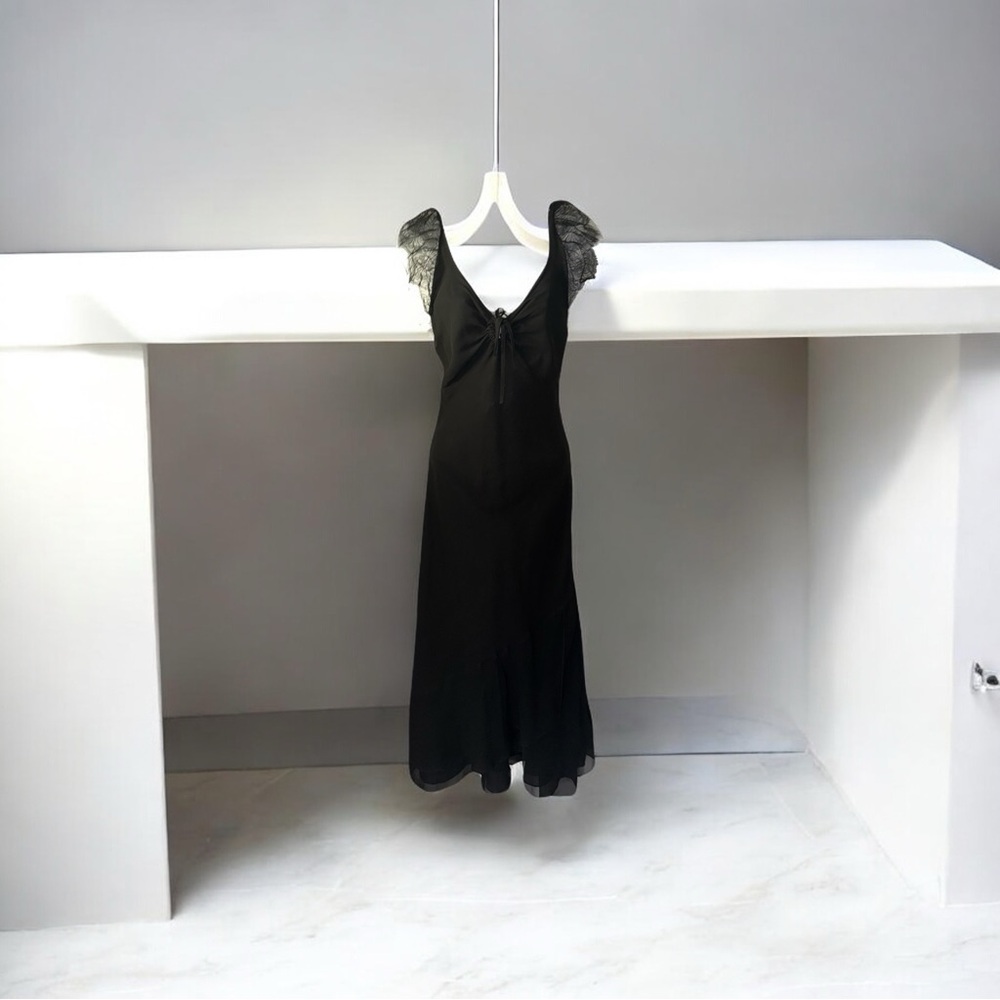Karen Millen Dress with Lace Detail - Size 4 - Black - Good condition